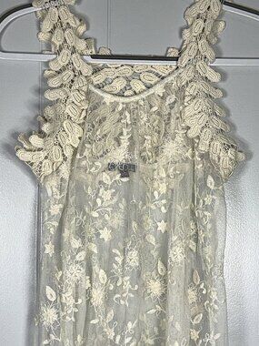 Cleo Apparel Lace Boho Floral Embroidered Scalloped Sheer Tank Top Blouse Top L